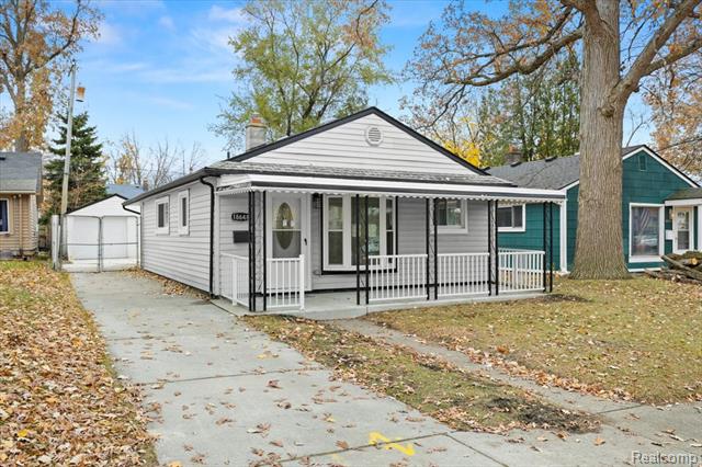 Builiding view one for 18648 Robert, Melvindale, MI. 48122