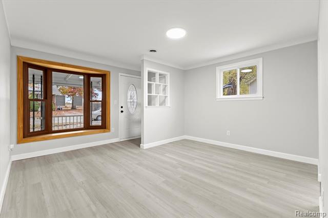 Builiding view seven for 18648 Robert, Melvindale, MI. 48122