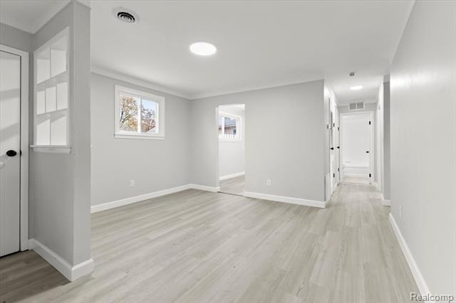 Builiding view six for 18648 Robert, Melvindale, MI. 48122