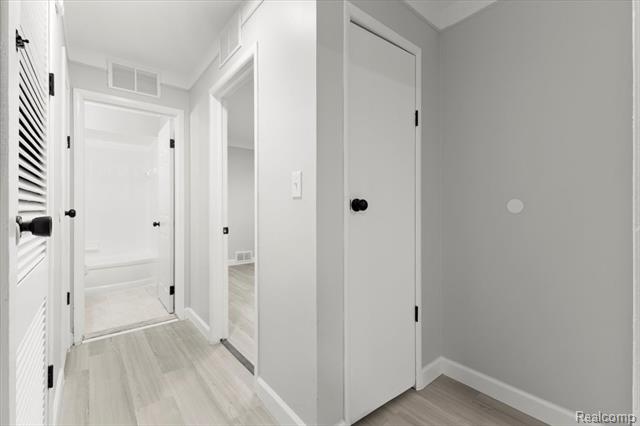 Builiding view sixteen for 18648 Robert, Melvindale, MI. 48122