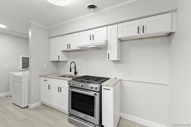 Builiding view ten for 18648 Robert, Melvindale, MI. 48122