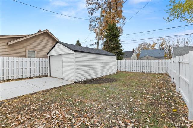 Builiding view twenty one for 18648 Robert, Melvindale, MI. 48122