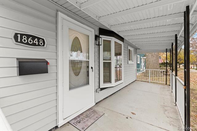 Builiding view twenty for 18648 Robert, Melvindale, MI. 48122