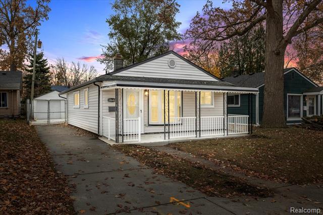 Builiding view two for 18648 Robert, Melvindale, MI. 48122