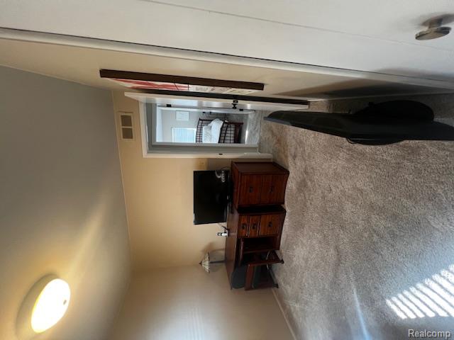 Builiding view eight for 5918 Lafayette, Dearborn Heights, MI. 48127