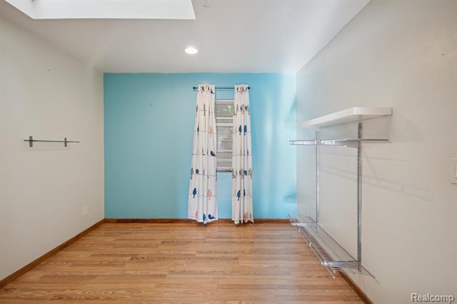 Builiding view eighteen for 17083 Dora, Melvindale, MI. 48122