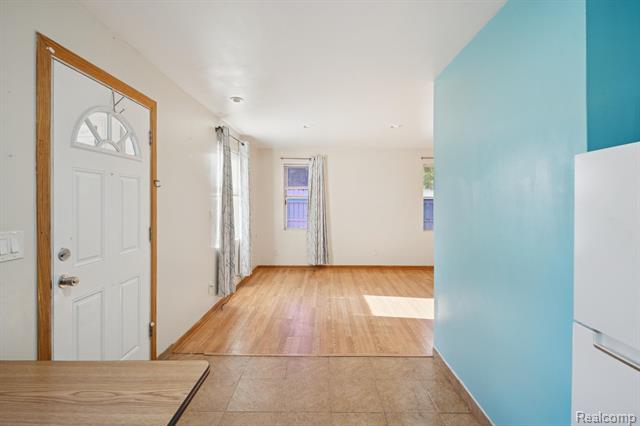 Builiding view eleven for 17083 Dora, Melvindale, MI. 48122