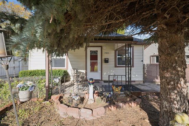 Builiding view four for 17083 Dora, Melvindale, MI. 48122