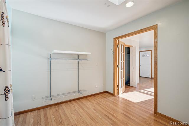 Builiding view seventeen for 17083 Dora, Melvindale, MI. 48122