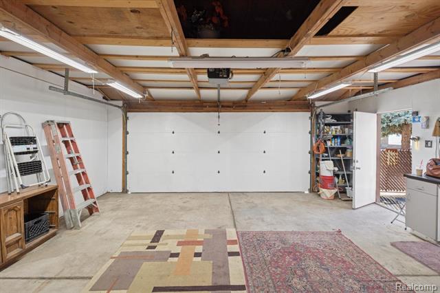 Builiding view twenty for 17083 Dora, Melvindale, MI. 48122