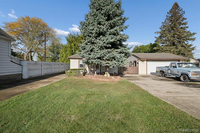 Builiding view two for 17083 Dora, Melvindale, MI. 48122