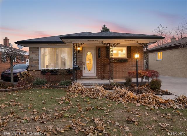 front view for 6450 Fenton, Dearborn Heights, Mi. 48127