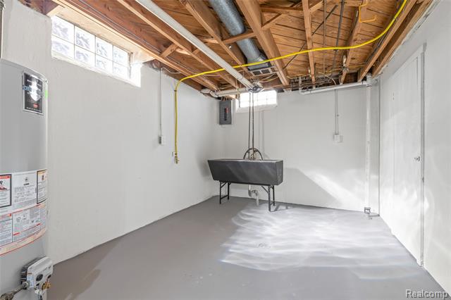 Builiding view twenty one for 6727 Hawthorne, Garden City, MI. 48135