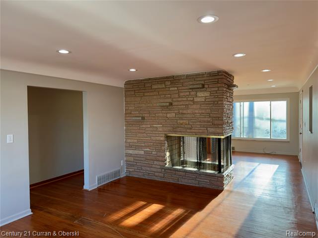 Builiding view five for 6590 Rockland, Dearborn Heights, MI. 48127