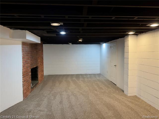 Builiding view seven for 6590 Rockland, Dearborn Heights, MI. 48127
