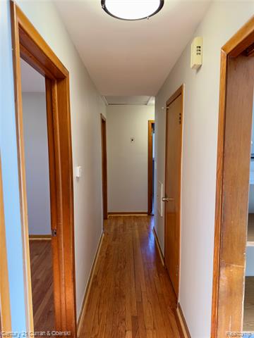 Builiding view twelve for 6590 Rockland, Dearborn Heights, MI. 48127