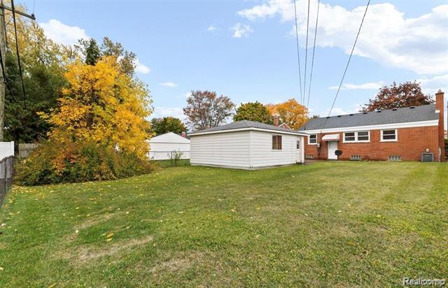 Builiding view fifteen for 6690 Deering, Garden City, MI. 48135