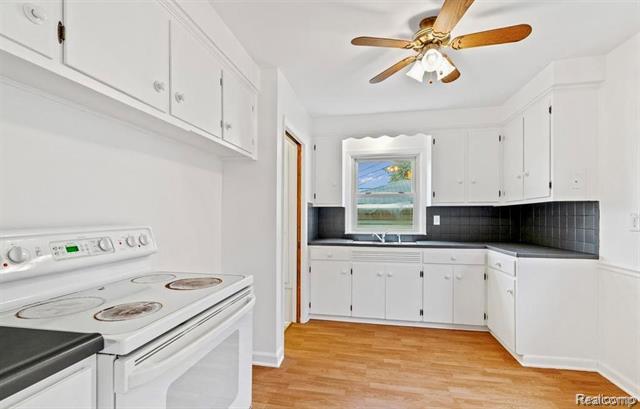 Builiding view four for 6690 Deering, Garden City, MI. 48135