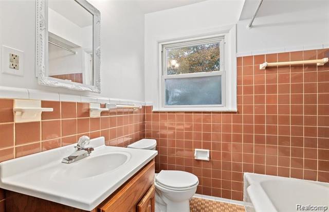 Builiding view nine for 6690 Deering, Garden City, MI. 48135