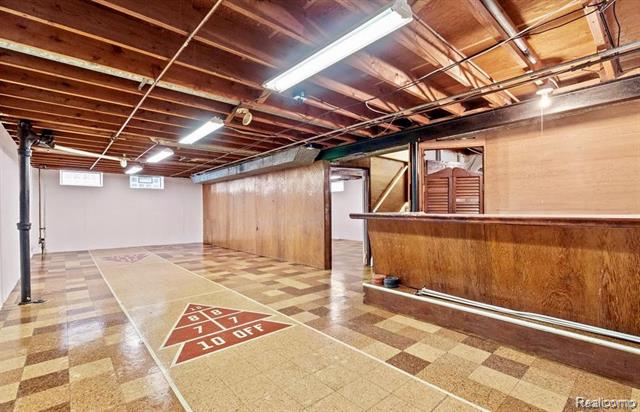 Builiding view ten for 6690 Deering, Garden City, MI. 48135