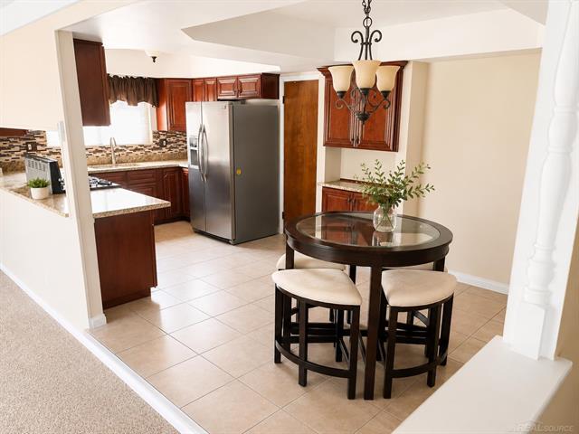 Builiding view eighteen for 27344 Michele, Dearborn Heights, MI. 48127