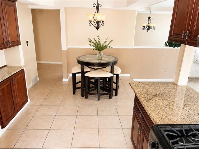 Builiding view nineteen for 27344 Michele, Dearborn Heights, MI. 48127