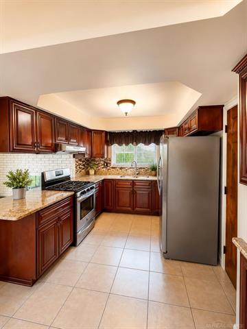 Builiding view sixteen for 27344 Michele, Dearborn Heights, MI. 48127