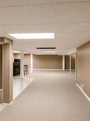Builiding view thirty three for 27344 Michele, Dearborn Heights, MI. 48127