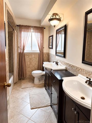 Builiding view twenty two for 27344 Michele, Dearborn Heights, MI. 48127