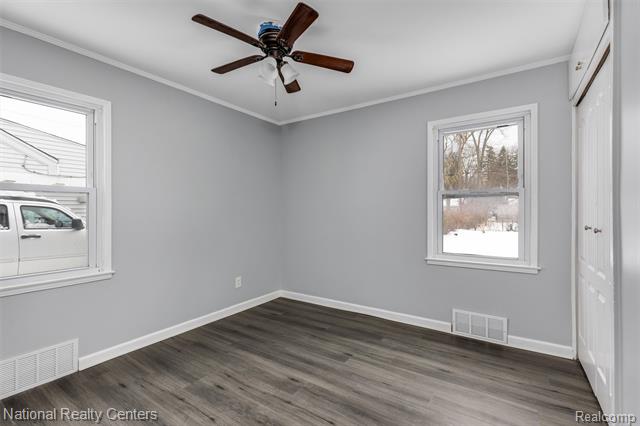 Builiding view eight for 22160 Morton, Oak Park, MI. 48237