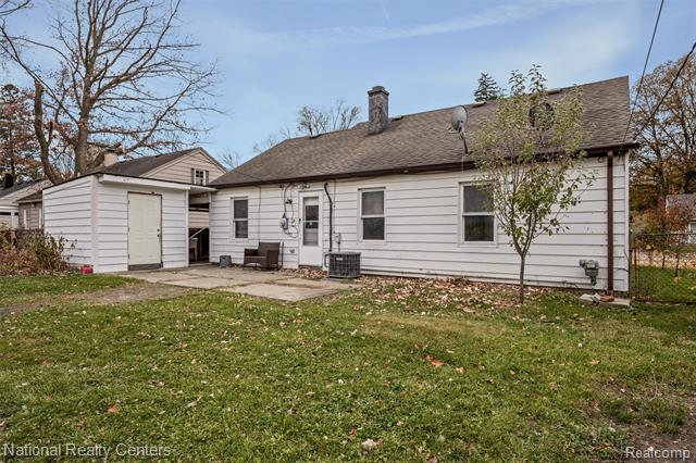 Builiding view fifteen for 22160 Morton, Oak Park, MI. 48237