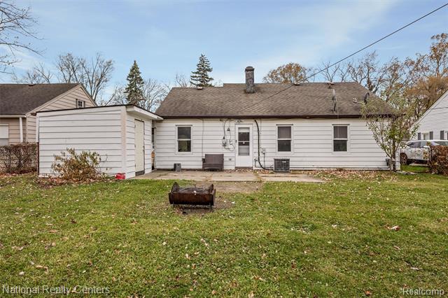 Builiding view sixteen for 22160 Morton, Oak Park, MI. 48237