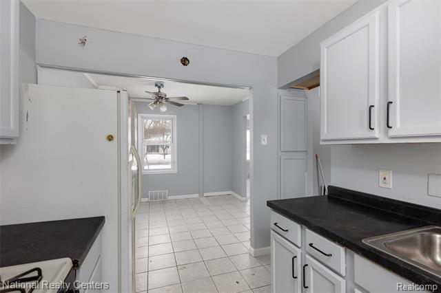 Builiding view three for 22160 Morton, Oak Park, MI. 48237