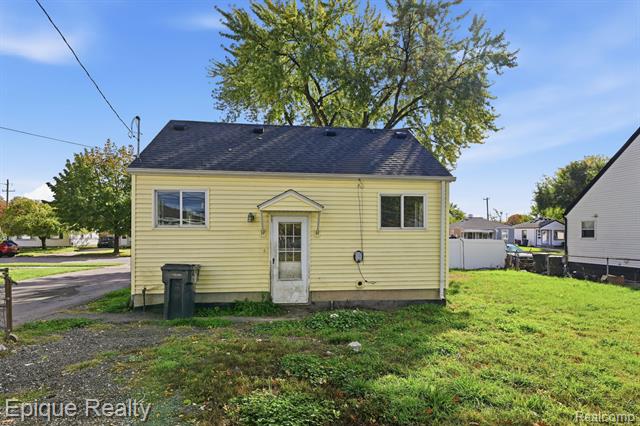 Builiding view four for 17621 Hanna, Melvindale, MI. 48122