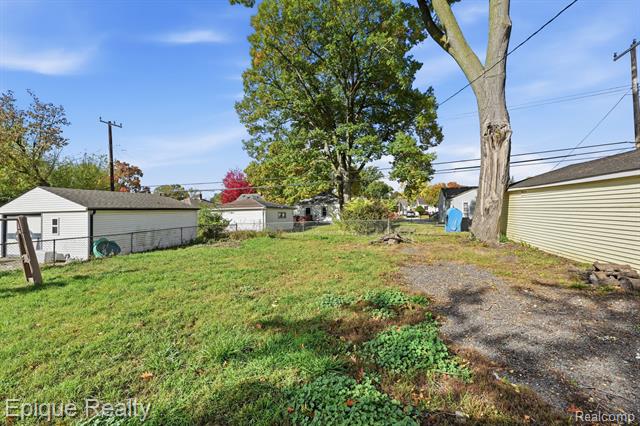 Builiding view six for 17621 Hanna, Melvindale, MI. 48122