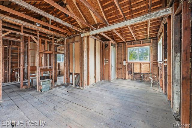 Builiding view ten for 17621 Hanna, Melvindale, MI. 48122