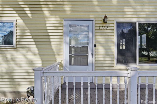 Builiding view three for 17621 Hanna, Melvindale, MI. 48122