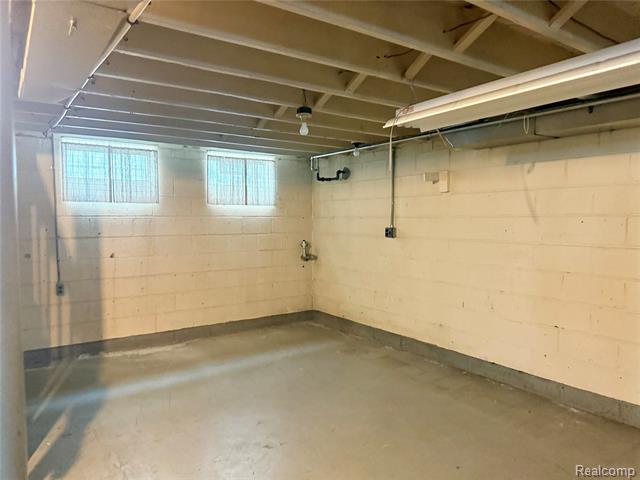 Builiding view fourteen for 15180 Colson, Dearborn, MI. 48126