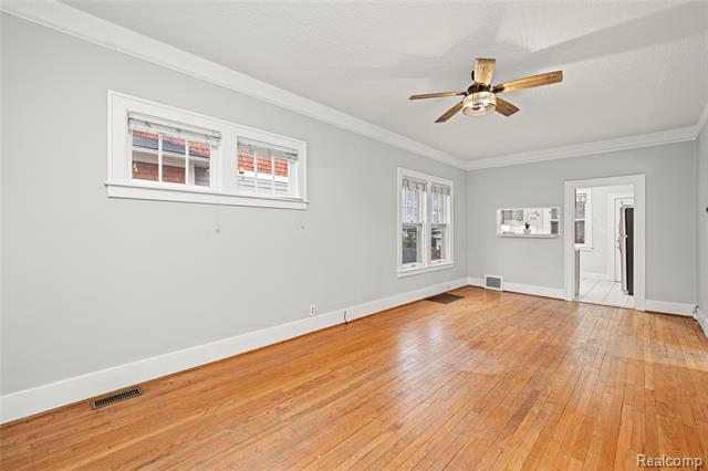 Builiding view five for 332 W Saratoga, Ferndale, MI. 48220