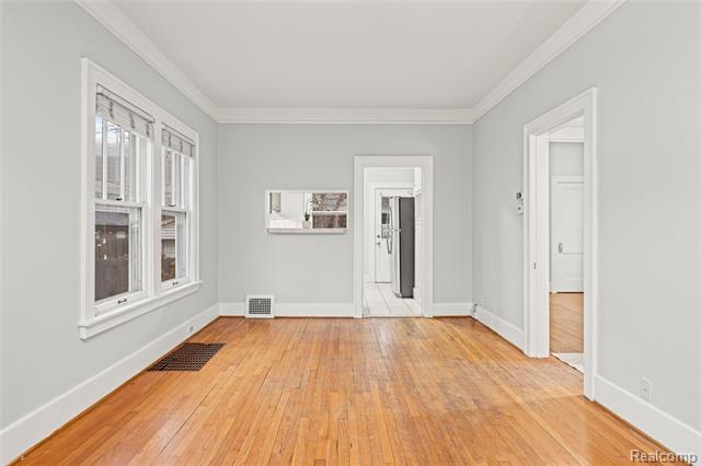 Builiding view seven for 332 W Saratoga, Ferndale, MI. 48220