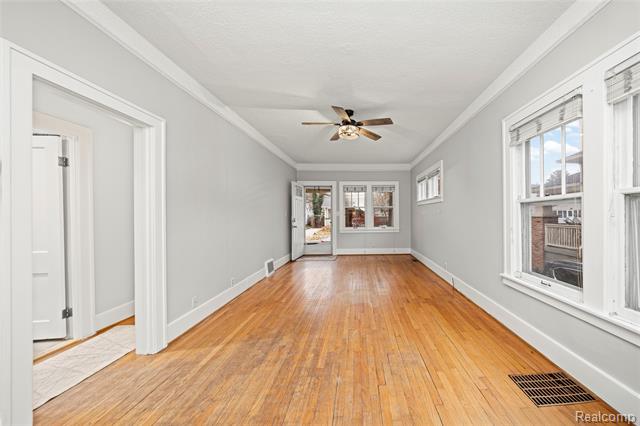 Builiding view six for 332 W Saratoga, Ferndale, MI. 48220