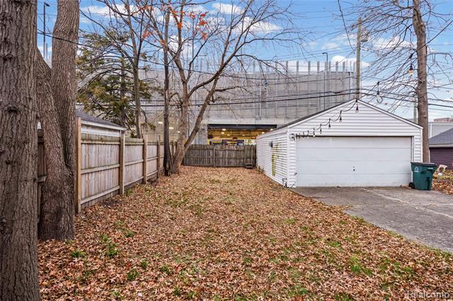 Builiding view twenty five for 332 W Saratoga, Ferndale, MI. 48220