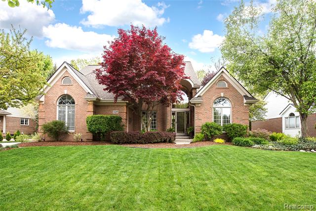 front view for 13285 Latheron Dr, Plymouth, Mi. 48170