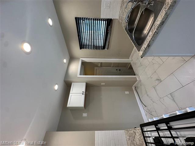 Builiding view six for 4616 Chovin, Dearborn, MI. 48126