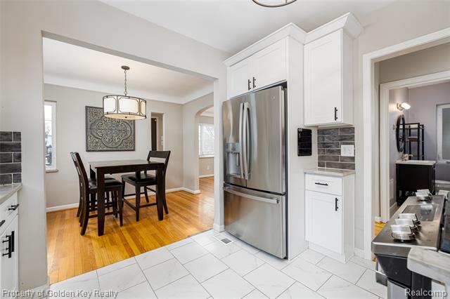 Builiding view eight for 298 W Saratoga, Ferndale, MI. 48220