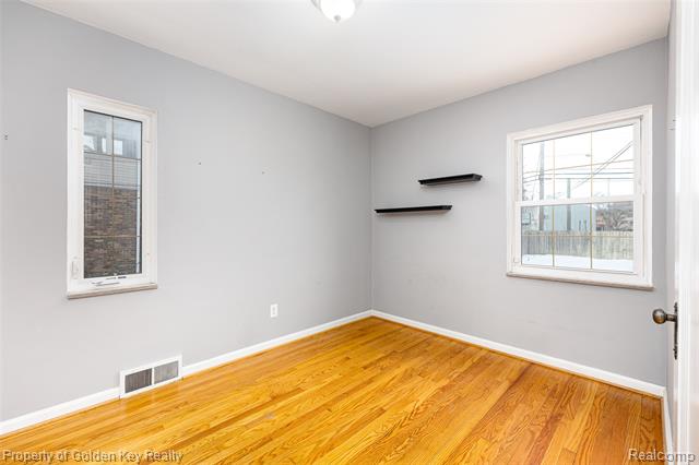 Builiding view fourteen for 298 W Saratoga, Ferndale, MI. 48220