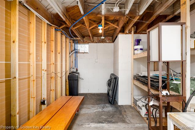 Builiding view twenty eight for 298 W Saratoga, Ferndale, MI. 48220