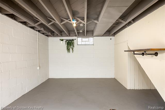 Builiding view twenty five for 298 W Saratoga, Ferndale, MI. 48220