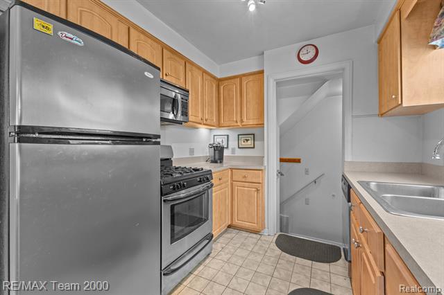 Builiding view seven for 4845 Westland, Dearborn, MI. 48126