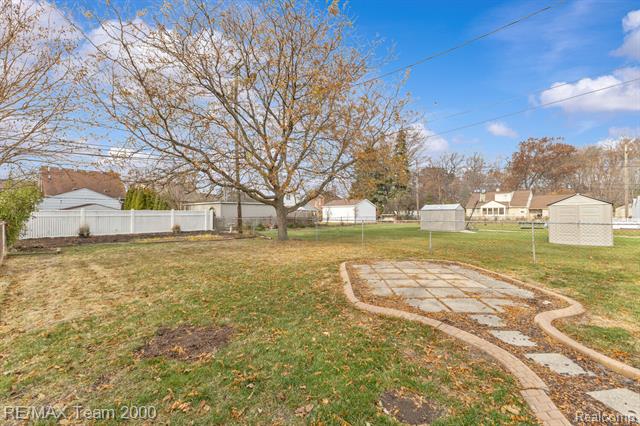 Builiding view twenty eight for 4845 Westland, Dearborn, MI. 48126